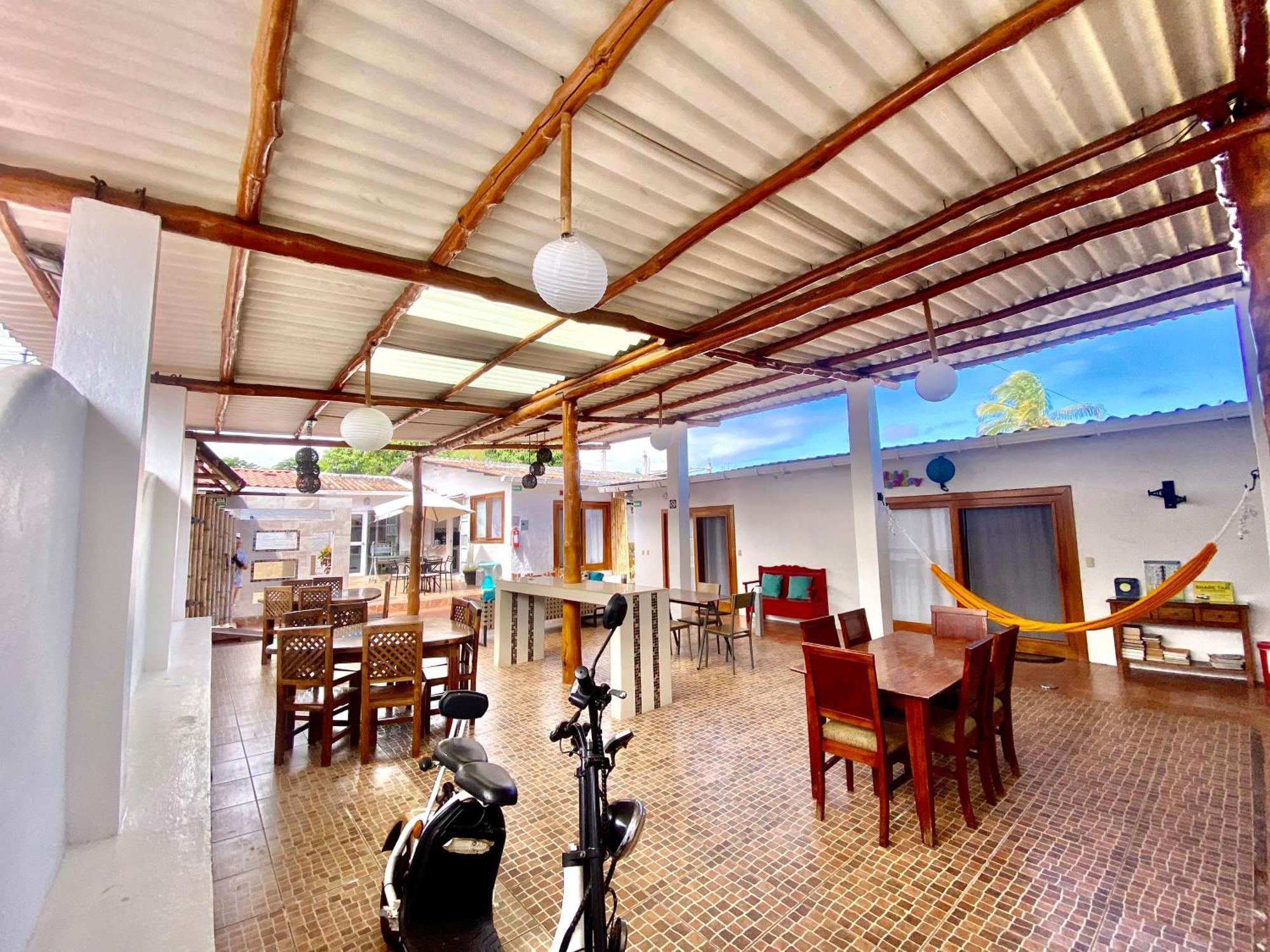 Hotel Zurisadai Puerto Ayora  Exteriér fotografie