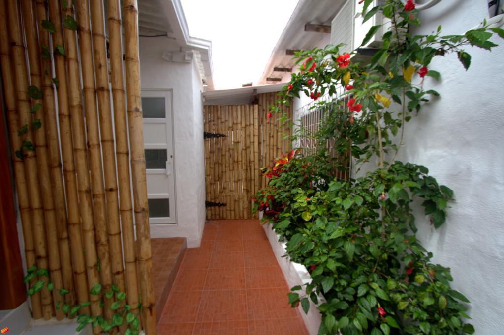 Hotel Zurisadai Puerto Ayora  Exteriér fotografie