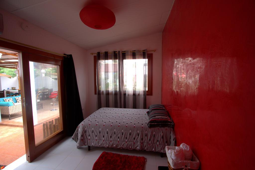 Hotel Zurisadai Puerto Ayora  Exteriér fotografie