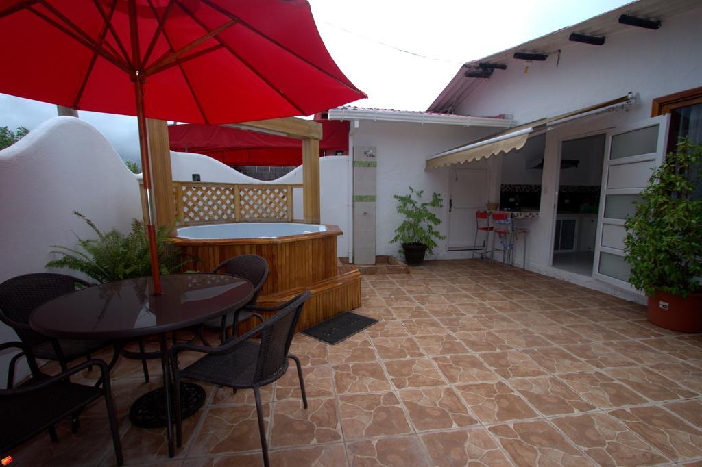 Hotel Zurisadai Puerto Ayora  Exteriér fotografie