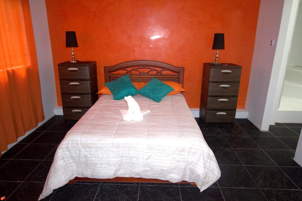 Hotel Zurisadai Puerto Ayora  Exteriér fotografie