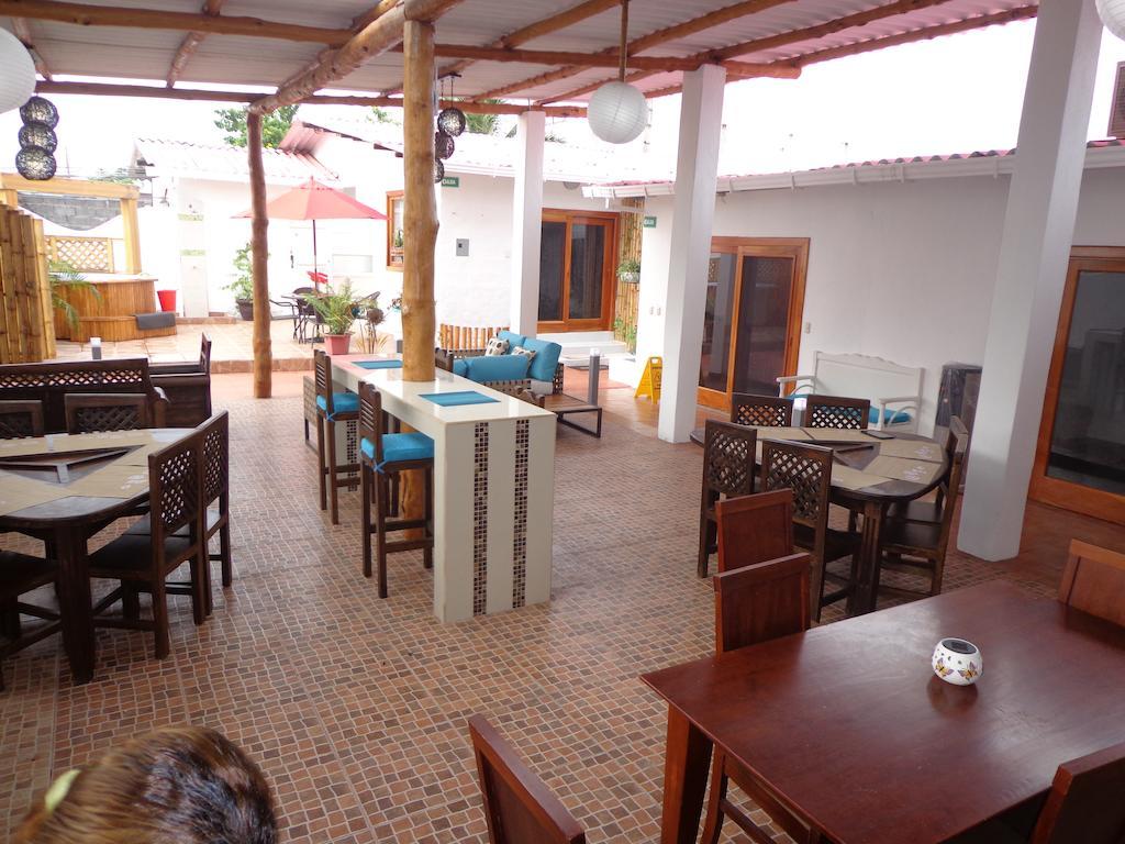 Hotel Zurisadai Puerto Ayora  Exteriér fotografie