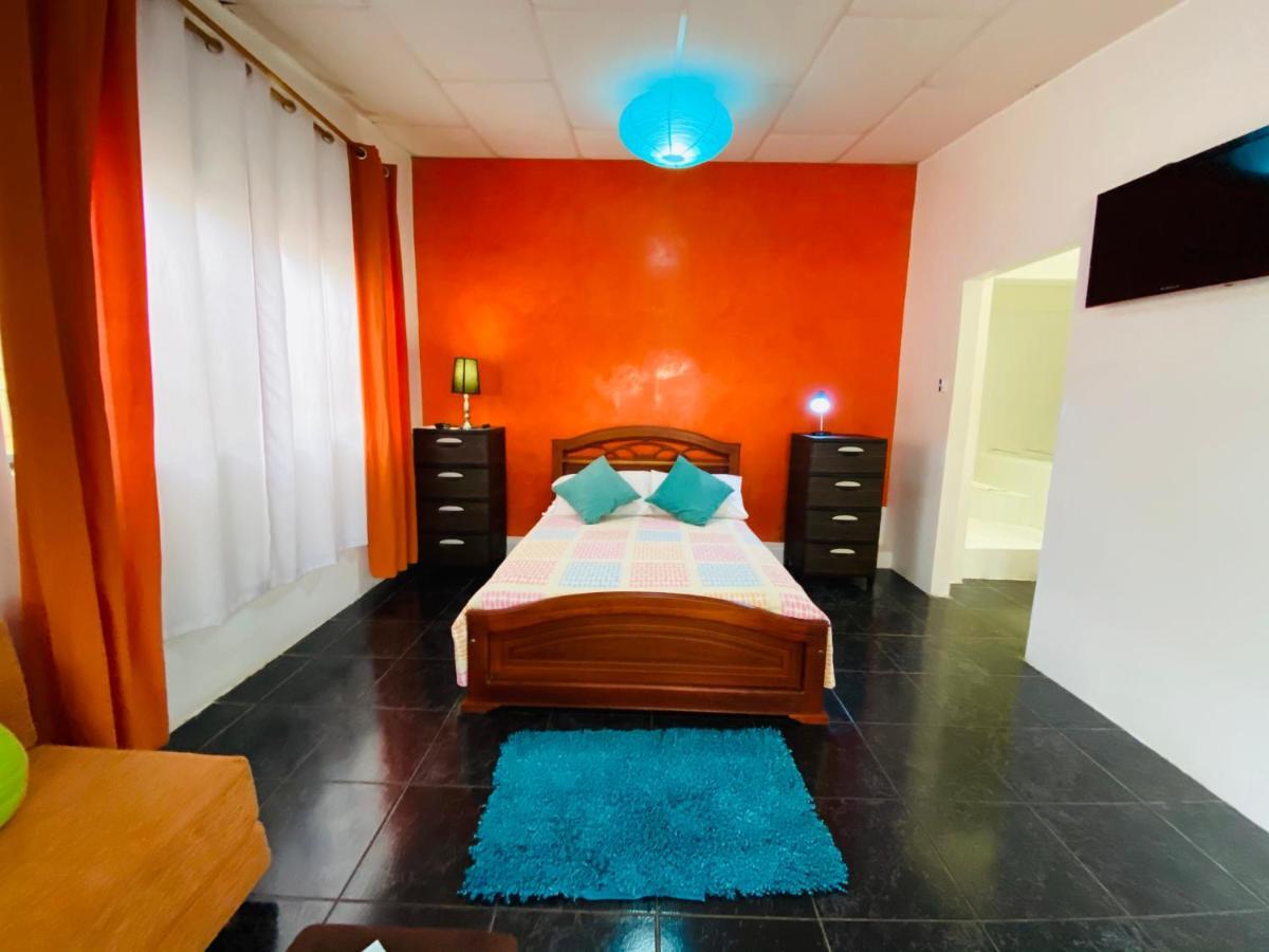 Hotel Zurisadai Puerto Ayora  Exteriér fotografie