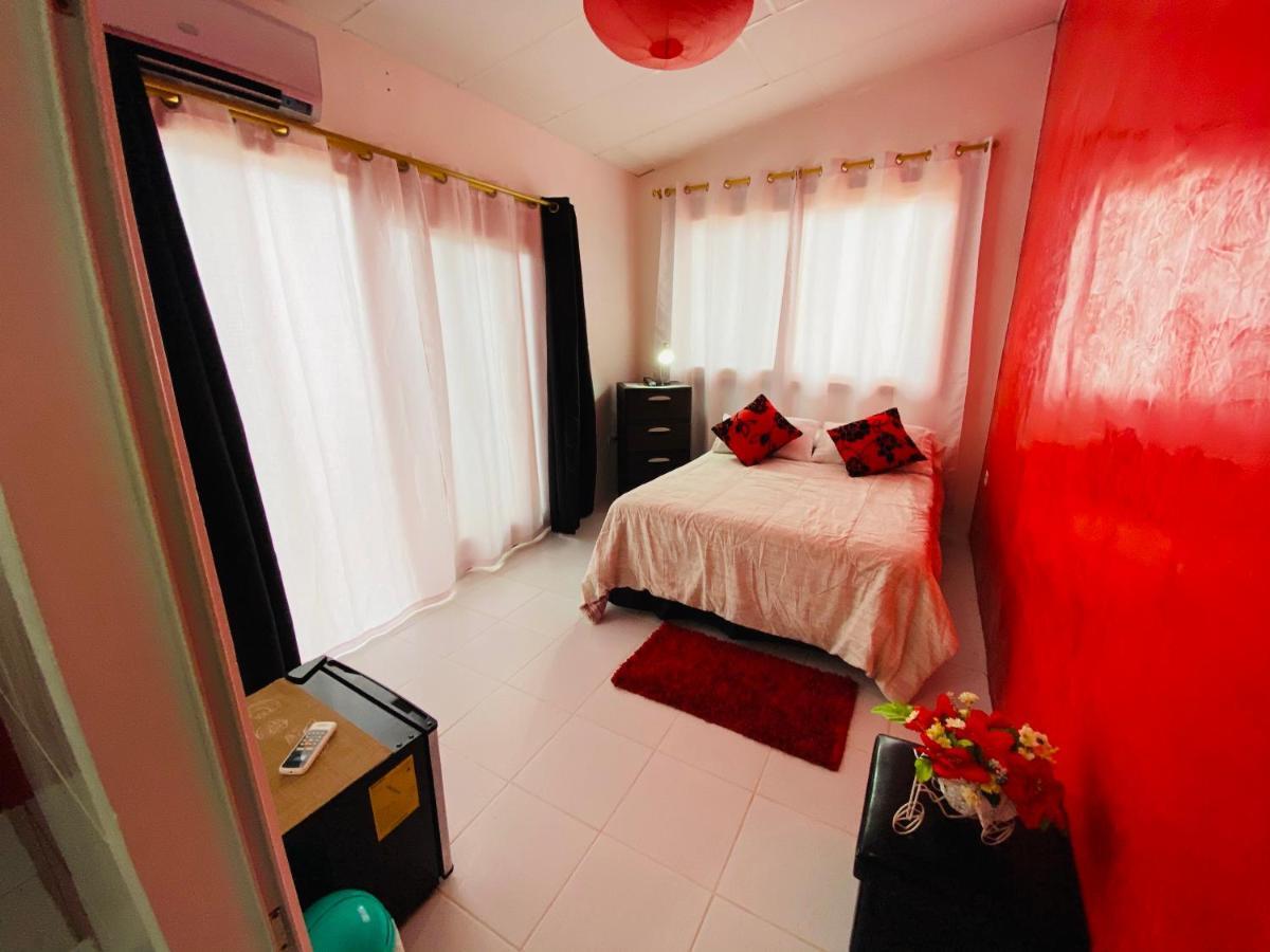 Hotel Zurisadai Puerto Ayora  Exteriér fotografie