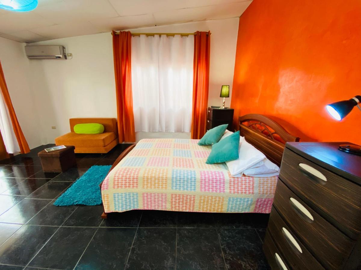 Hotel Zurisadai Puerto Ayora  Exteriér fotografie
