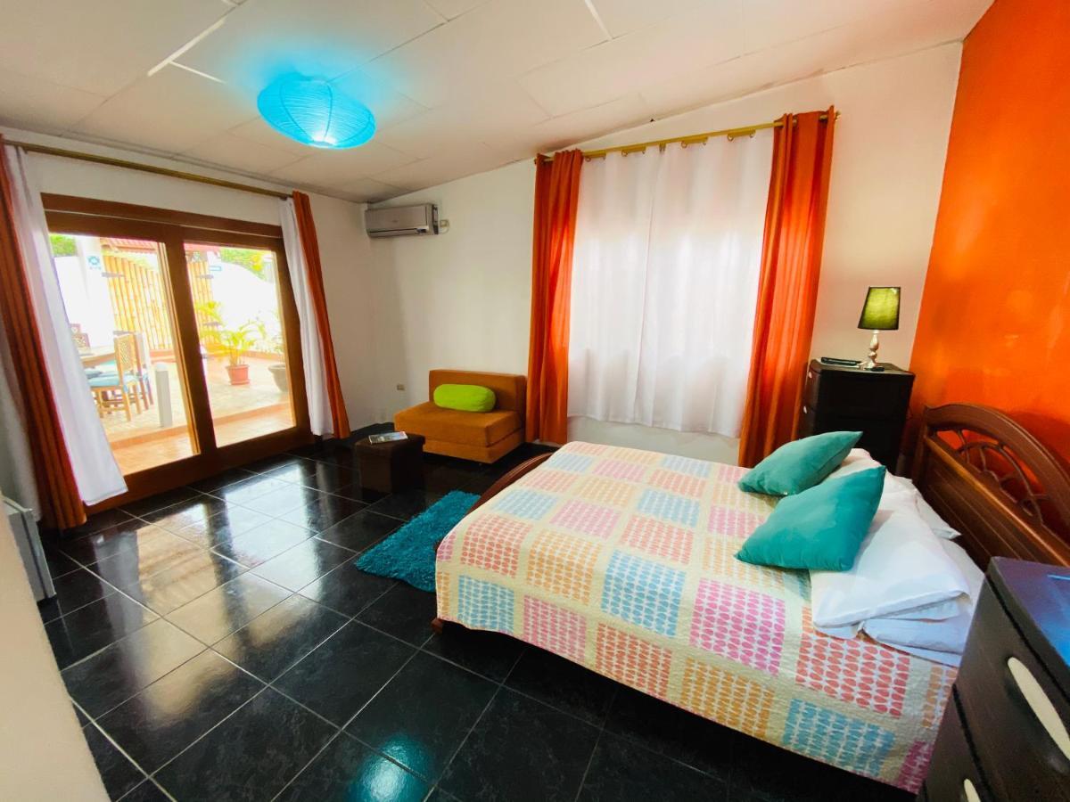 Hotel Zurisadai Puerto Ayora  Exteriér fotografie