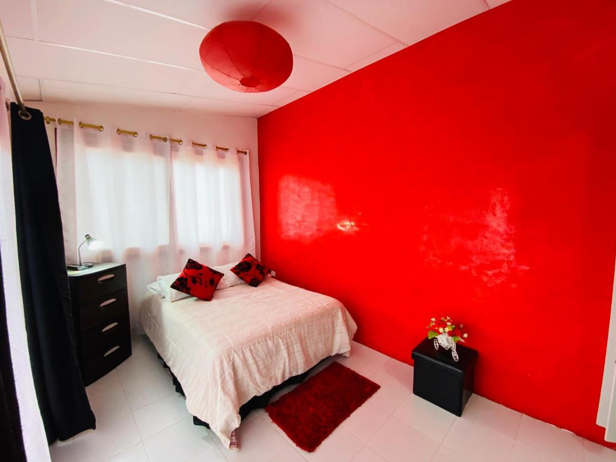 Hotel Zurisadai Puerto Ayora  Exteriér fotografie